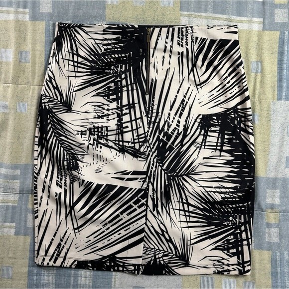 db Established 1962 Black & White Graphic Women's Casual Skirt Sz XL - Picture 2 of 12